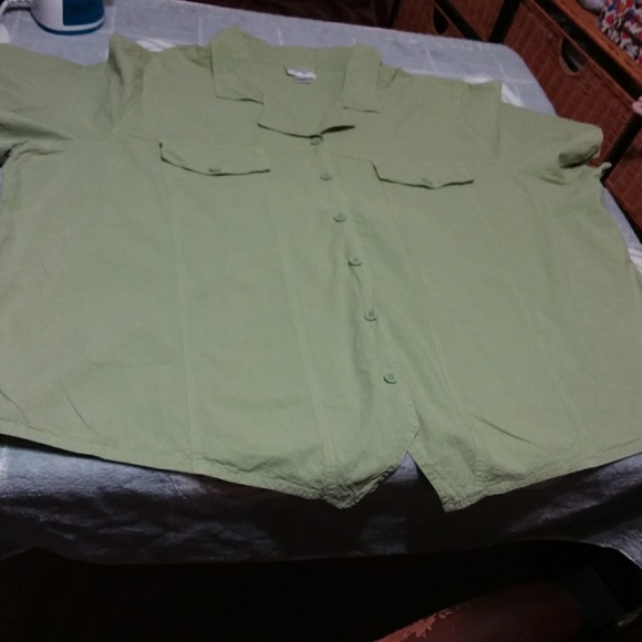 Women's green button up blouse - Picture 1 of 3